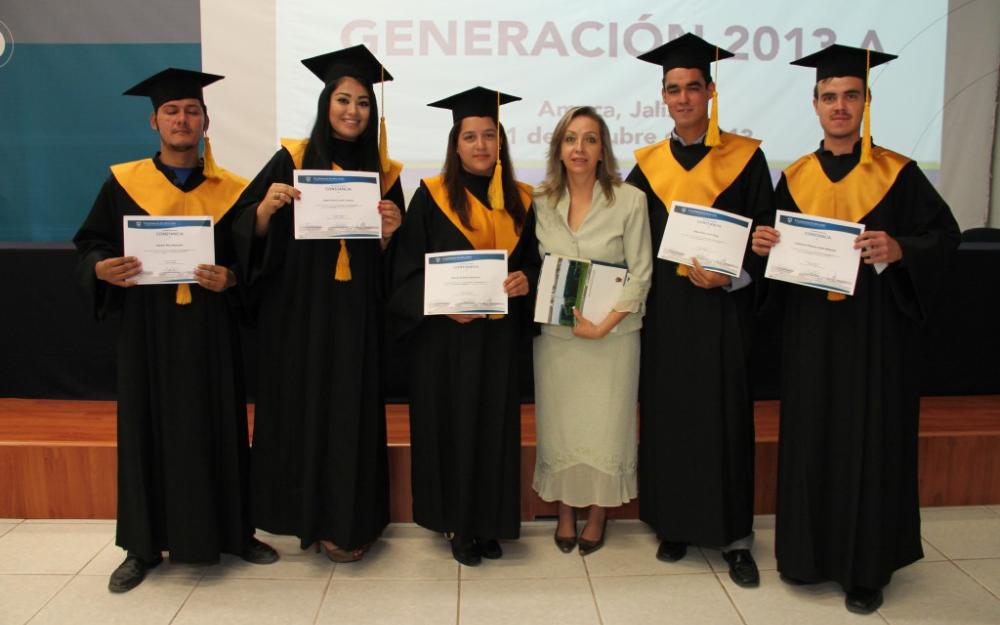 Acto Académico 2013-B | Centro Universitario De Los Valles